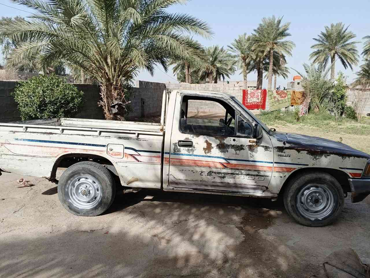 سلام عليكم بيكم للبيع موديل 1990 سياره خير من الله مكينة وكير صدر تخم تاير جديد  سياره احله من الصور رقم بغداد تحويل السعر 38 وبيه مجال للشراي يتصل ***********
