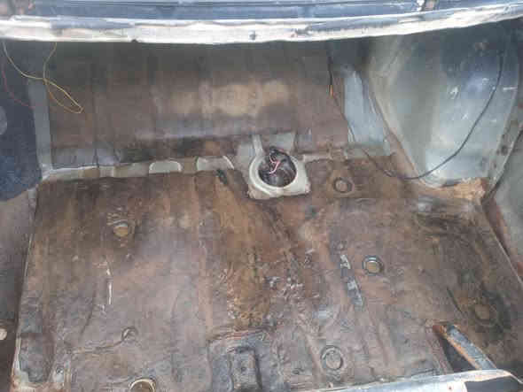 يالله للبيع سياره دايو  برنس موديل ٩٤ رقم قادسية سياره جاهزه بدون نقص  ما عدا أبطاين بيبان  فقط محرك وكير وحدادية شرط  كهربائيات شغاله  دريد وكاله تريد تحويل  السعر ٢٨ وبيهه مجال  مكاني ناصريه مركز رقم ***********
