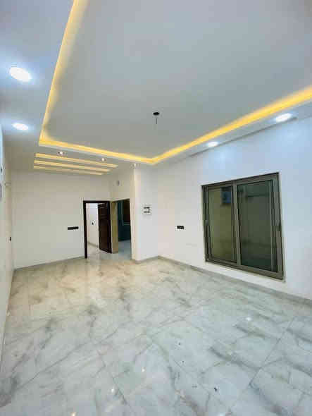 دار للبيع 
الموقع : ملايين النور ( قرب مجسر المثنى.. موقع مميز )
ملك صرف - سكني - طابو الزهور 
المساحة : 146 متر 
الواجهة : 7 الاربع 
الاتجاه : شروق تام
الطابق الاول : غرفة نوم وهول واستقبال ومطبخ ( حار ، بارد ) 
وحديقة خلف الدار 50 متر
الطابق الثاني : 3 غرف نوم وهول 
 وصحيات بيتونة
للإستفسار مراجعة المكتب او الاتصال على الأرقام التالية   عمار العبيدي   
***********
*********** واتساب
  ايمن   
 ‏‪0750 214 4093‬‏    ‏
‏‪0775 630 2993‬‏ واتساب 
ابو سند 
‭0 775 714 2899‬
عنوان المكتب حي النور سايدين دانية ماركت مقابل افران الرائد   #الرواسي_للعقار
