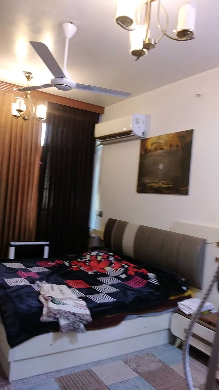 بيت للبيع في الامين الفلكة المشجرة قرب جامع الرسول 75م طابقين ونص واجه 4الاربع بناء حديث قرب قناة الخدمي شارع هادئ ***********
