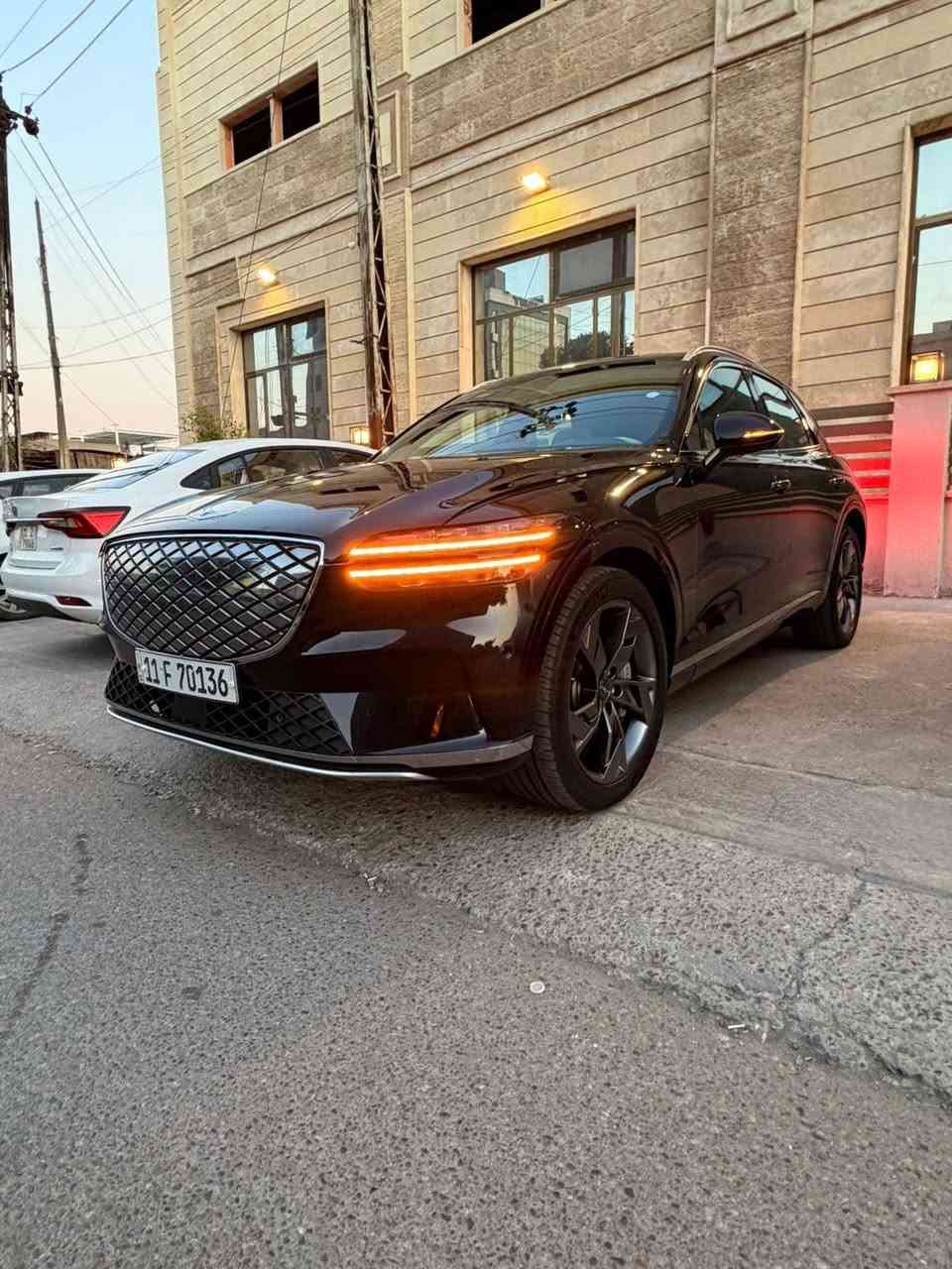 السلام عليكم شباب  جنسيز  GV70 موديل 2024
كهرباء وارد امريكي دخول جديد 

‏2024 GENESIS ELECTRIFIED GV70 ADVANCED AWD
الوحيدة بهالدرجة من الرفاهية 

ضرر السياره :
تبديل بنيد اصلي بلادي مال كهرباء قطعه واحده فقط

حجم الماطور :
دبل ماطور كهربائي (AWD)دفع رباعي 485hp حصان وتسارع قوي مع ثبات وعزل

بطارية 84 kWh مداها يوصل 470 كم بالشحنة الواحدة 

المسافه المقطوعه : 33 الف كيلو متر

حالة اليرباك : دركة استيرن فقط

#المواصفات

 شاشه 

 تشغيل عن بعد 

 قطعتين تبريد 

 حساسات خلفي امامي

 كشنات كهرباء

 كشنات جلد ابيض

 صندوك كهرباء شفط

  كير ماوس 

 هيترات بالكشنات حار بارد

  فول تحكم 

 رادارات 360

  مري شفط 

  ترحيب شعار جنسسز عن الاقتراب

  هندي بريك بصمه

  بصمه 

  بصمة ابواب

   ستيرن كهرباء

  تحديد مسار

  كشن السايق ميمري

  لايتات لد 

  بكلايت لد

  رادار امامي

   اوتو هولد 

   شفتات بالاستيرن

   هيتر بالاستيرن 

    شحن وايرليس 

   5 كامرات

   ماوس تحكم الشاشه

  داخل صاج

تروح و تجي بالرمونت 

💰السعر : 285$ و بيه مجال تحياتي

فول مواصفات 1/1 

تستلم مرقم و جاهز بسم المشتري مباشرأ كامل

للاستفسار اتصل ☎️ *********** بيه وات ساب

مكان السياره بغداد الزعفرانيه

