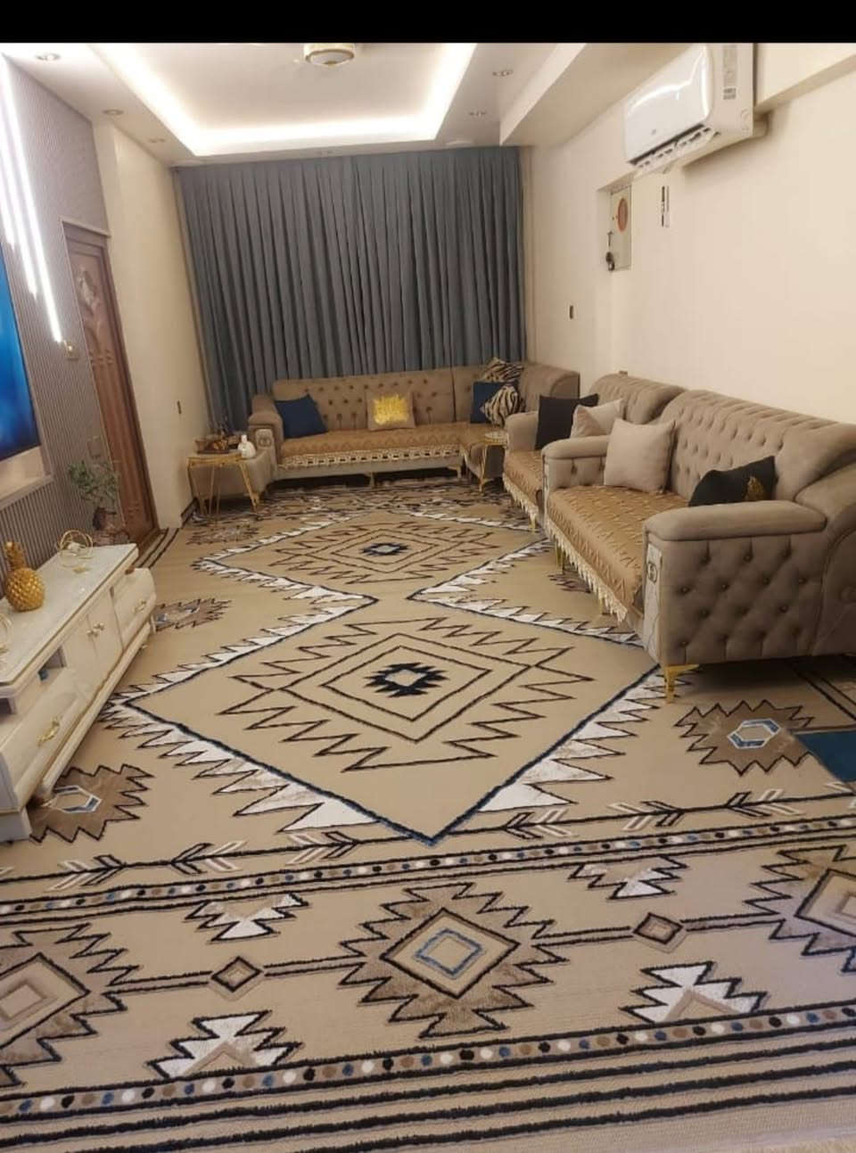 السلام عليكم عندي هذا ديوان هو كوشات مفروش مال تخم وطبلات كلهن ٥٥٠ بيه مجال شري يجي خاص


**إذا كنت صاحب هذا الإعلان وتريد حذفه لأي سبب، رجاءا أرسل رسالة إلى الدعم الفني**