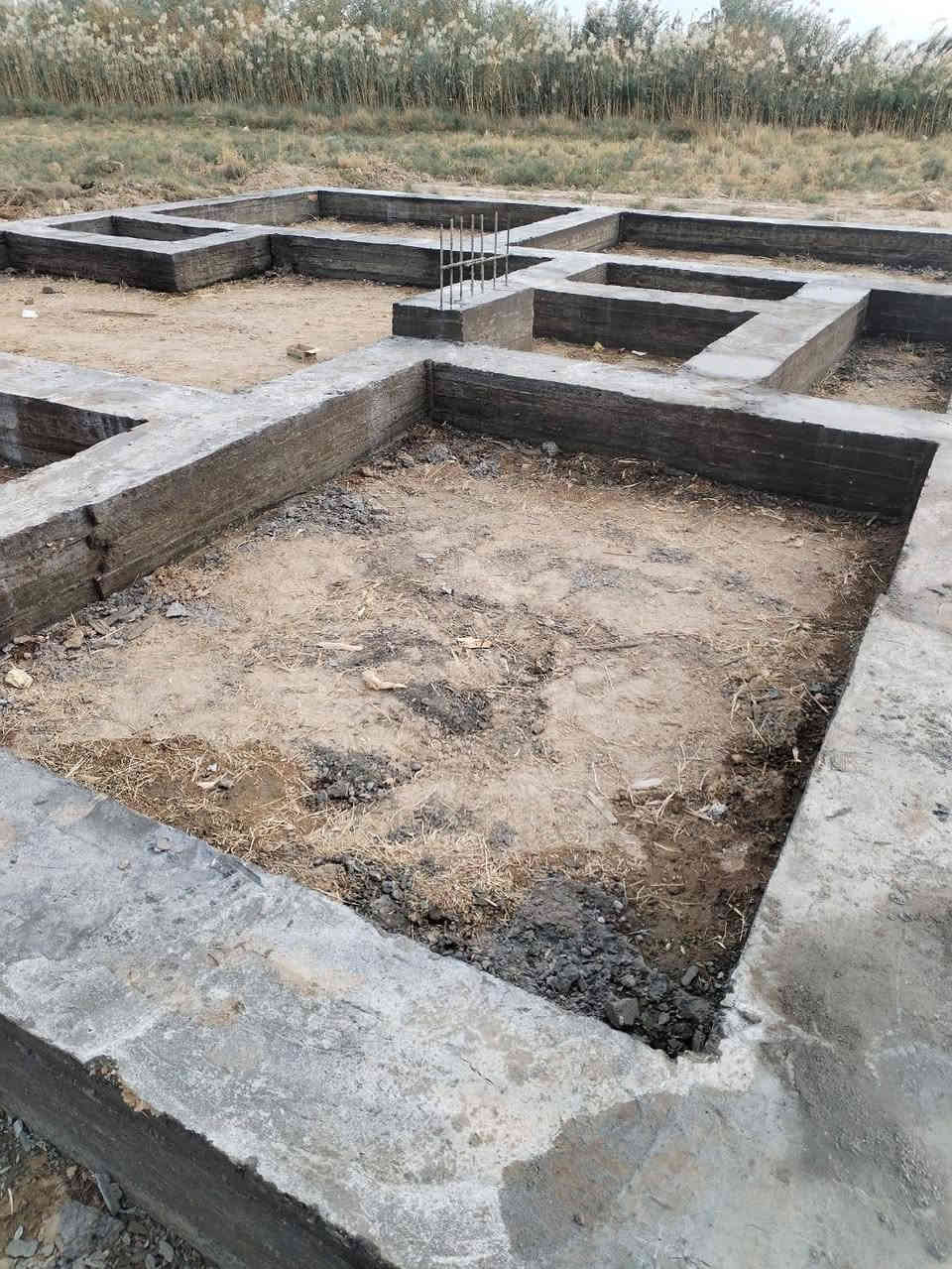 بتلو زراعي للبيع المساحه الكليه ٣٠٠ متر البلو ١٥٠ متر يعني صاير نص بتلو ونص باقي قطعه المكان صوب بني رجاب قريه سيد حسين زراعي السعر ٢٥ مليون
 اتصال ***********2
