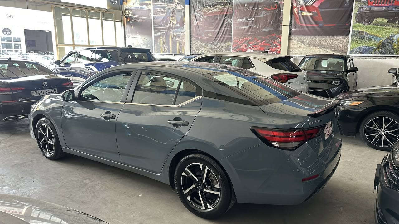 Nissan sentra 2024
مواصفات sv
شاشة
كاميرة
بصمة
تحديد سرعة
تحكم ستيرن
و بعد بيها هواي مواصفات
بس جاملغ كدام طرف سايق صبغ
بدون دواخل بدون ايرباك 
سعر ؛ ١٣٨$ 
رقم واتساب؛***********
مكان سيارة اربيل شارع ١٠٠م داخل معارض
