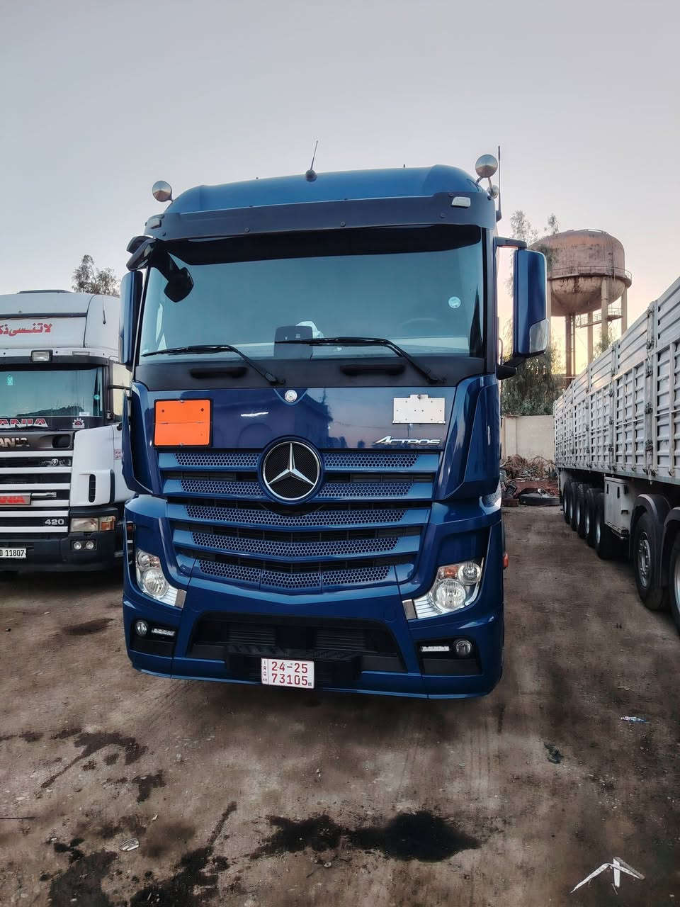 السلام عليكم وحش موديل ١٦ حجم ٤٥ سقف وسط بعدها كاتي شاصي مضروب باج فول مواصفات عده السبلت خزن رتادير كامره وحساس تخم تاير جديد باتريات جدد السياره مكفوله كفاله عامه  اتريد بس الراس اتريد هيه والعربانه العربانه فصخ وربط اربع محاور شاصي ١٦.دناكير ١٤ طولها ١٣ و ٦٠ حداده حمودي الدراجي   السعر كلها اب ٦٠٠٠$  ست شدات الراس وحده ٤٢٠ والعربانه وحدها ١٨٠  مكانها ديالى بعقوبه للستفسار اتصل ***********
