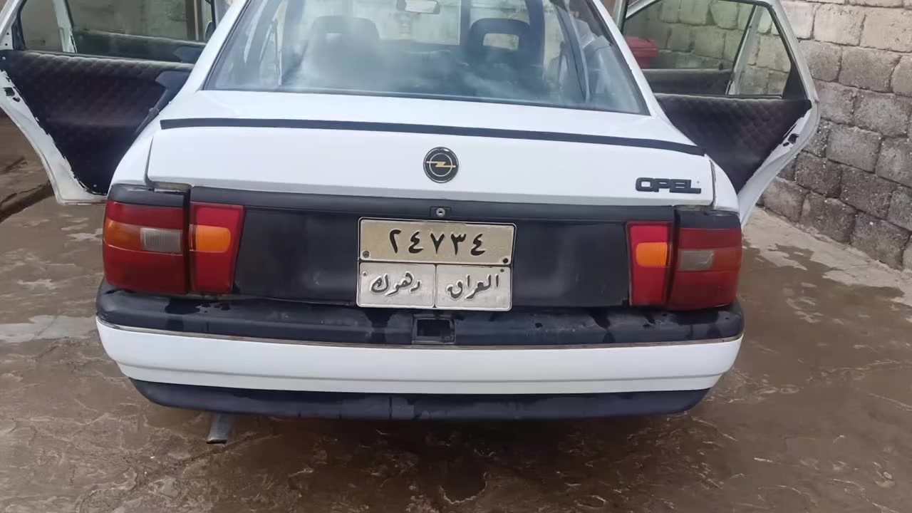 سلام عليكم اوبل فكتره
لون ابيض رقم دهوك
موديل 92 شرط تحويل
لا صبخ ولا معجون بيها 
 اشويه بل باب بارد وشويه بل جاملغ بس الباقي كلها الشرط 
كير عادي كير شرط مال كصه
محرك بديه صرف 
سياره حجم 20 
مكان موصل بعشيقه
السعر 40 وبي مجال
رقم هاتف *********** تحياتي للجميع
