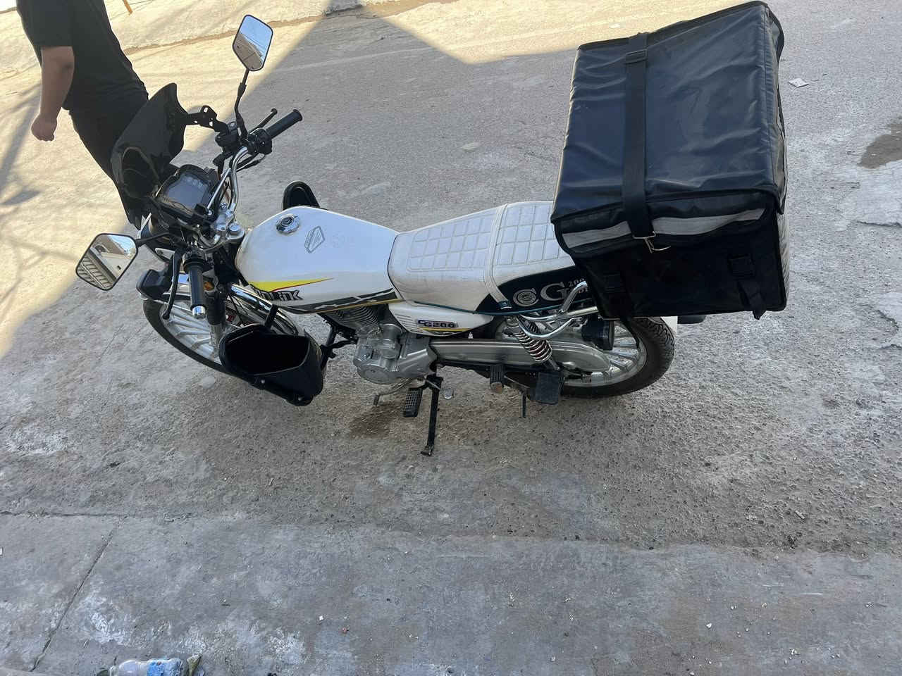 للبيع سونك موديل ٢٥ الدراجة كفاله مكينتهة ممفتوحة الدراجة بعدهة بحاله الوكاله اوراقهة كامله سعر ٩٥٠ اوبيهة مجال مكاني بياع ***********
