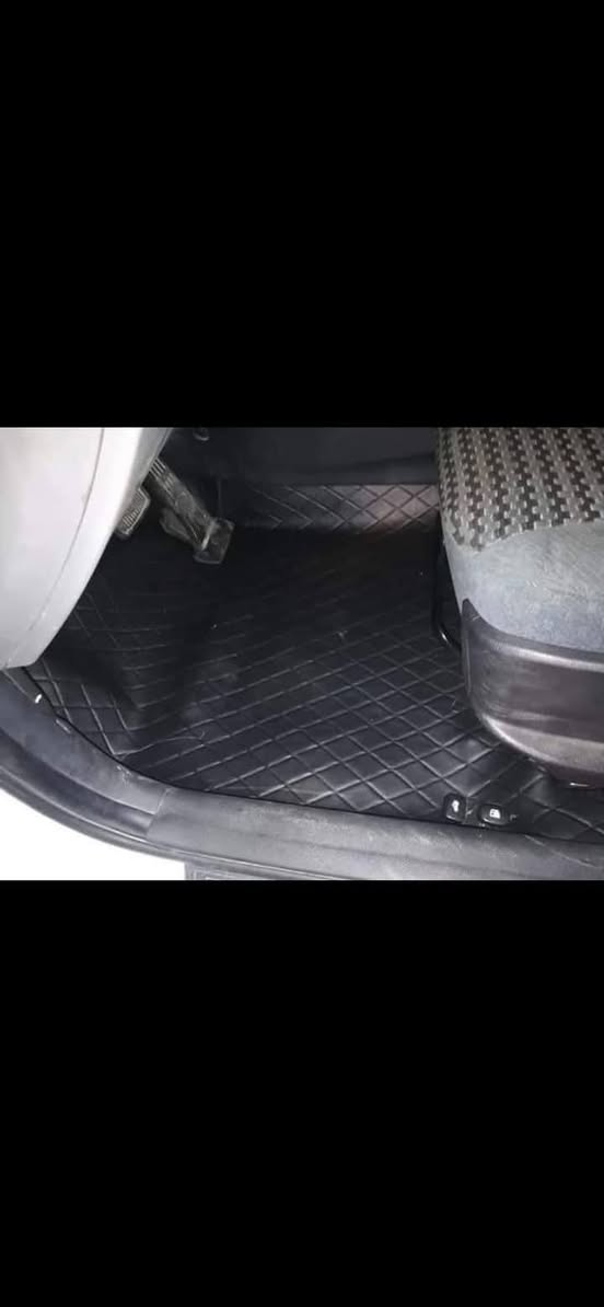 السلام عليكم عرض خاص لفتره محدوده🏃🏃 عمل ارضيه درجه اولا جلد ياباني إلى جميع سيارات ال/5راكب. (45) الف فقط وا 7راكب (75) الف ملاحظه كل سياره تجي اسوي ارضيه الها هديه حمام على الناشف  المكان بغداد الشعب قرب تقاطع عدن الرقم التواصل (***********التواصل فقط اتصال او واتساب )
