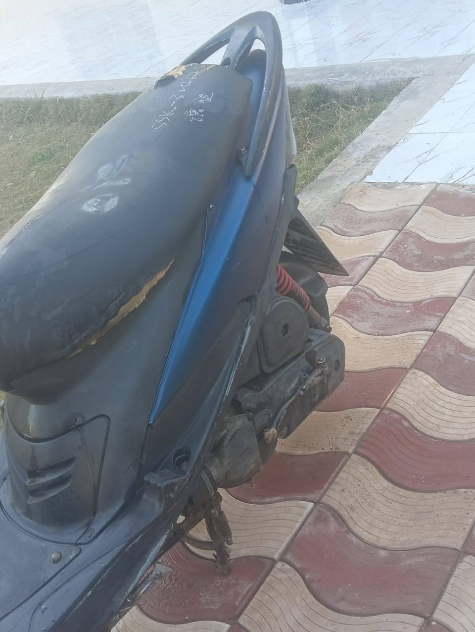 دراجه ماكس للبيع دراجه نضيفه وخير من الله مانقصهه اي شي شغاله وبيهه شلعه قويه سعرهه 400 وبيهه مجال مكانهه بابل ابو غرق اي ستفسار عل رقم ***********
