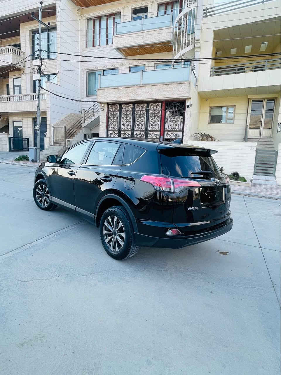 تویوتا راڤ  ٢٠١٨ دوپارجەی بۆیاخە  دەرگای دوای سیاق لەگەل جمالخی دواوە سەکن ئەرباکی نەتە قیوە فول موصەفات بەس سلایت نیە دەبل ئەکسل رادار  سپۆرت ئیکۆ رادار  سوکان ڤۆلیوم سەنەوی تازەیە  بناو خۆمانەوە   ٢ پەلە ساردیشی هەیە لەسلیمانیم سعری ١٤٨ السليمانية, العراق


**إذا كنت صاحب هذا الإعلان وتريد حذفه لأي سبب، رجاءا أرسل رسالة إلى الدعم الفني**