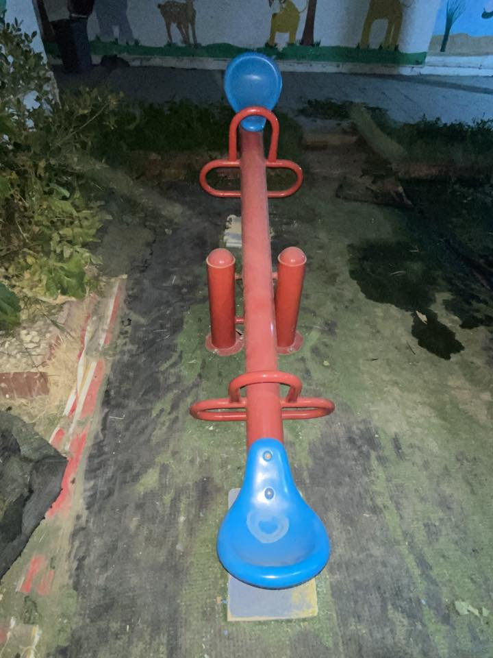 السلام عليكم 
العاب للبيع 
فراره وجهاز توازن وزحليكه عدد 2 ومراجيح عدد 3 كراسي وكوخ وجهاز توازن بلاستك وطبلات بلاستك عدد 2 وكراسي اطفال عدد 15 وكرسي مكتبي وسبورات عدد 2 ورحلات حجم كبير عدد 12  وتراب  وميز بلازما 
كلهن للبيع مستخدم شي قليل جداً يعني اخو الجديد 
ابيعهن كلهن شلع قلع بيع مستعجل

السعر مليون و750 الف


**إذا كنت صاحب هذا الإعلان وتريد حذفه لأي سبب، رجاءا أرسل رسالة إلى الدعم الفني**