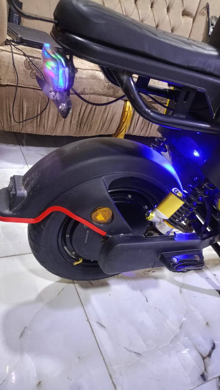 دراجه شحن ار7لون مميز نظيفه مديل2025بطاريات كبار32امبير جدد قويات سعر425كامله ما بيها نقص كهربائيات بريكات كلها شغاله العنوان بصره نواب ظباط مقابل مستشفى العسكري ***********
