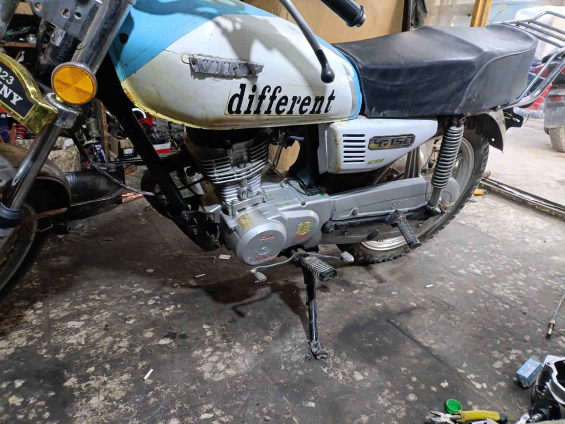 السلام عليكم دراجة ايراني موديل 18 محرك تايكر 22 مجفت جديد شركة مكان الزعفرانية سعر 325 للسفسار الاتصال على *********** بغداد, العراق
