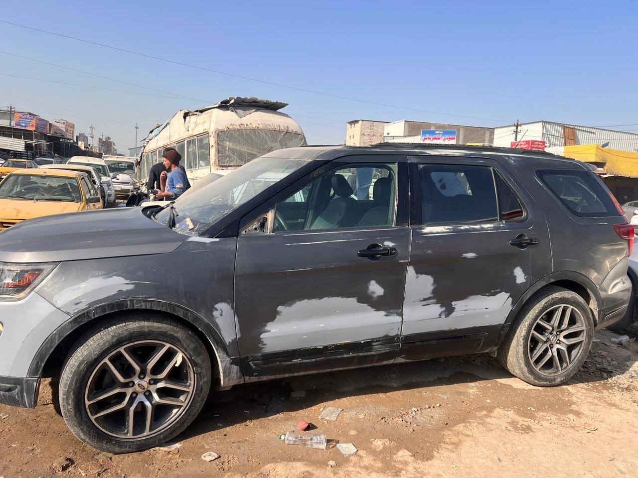 السلام وعليكم لل بيع مستعجل
2018
فورد اكس بلور فول واحد على واحد رقم بغداد السعر ١٦٥
وبيه مجال 
رقم الهاتف ***********
