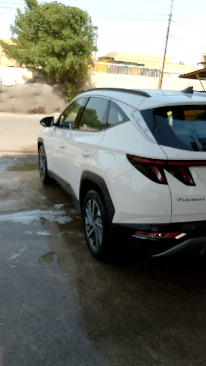 توسان 2023 رقم بغداددوليه فول قماره حديد ماشيه 40 مكفوله من الصبغ فقط بارد مكان واحد سعره 189$مكانه بغداد الكريعات للتواصل اتصل 
***********📞
