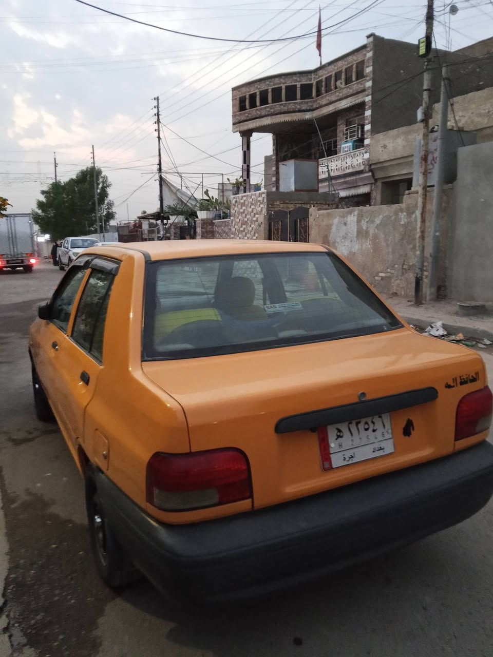 سلام عليكم سياره سايبه البيع موديل 2021 سياره خير من الله سياره جديده بيها  بس ضربه وره  شويه صبغ وره   سياره جاهزه السعر 48 بيها مجال الستفسار ***********
