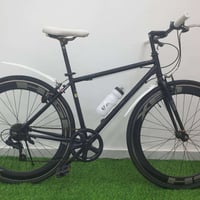 بايك سباق موديل 700C الرياضي حجم 28 باله كسر حاويه  غير مستخدم بالعراق...