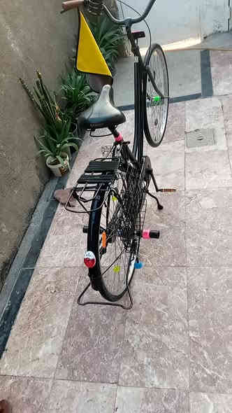 السلام عليكم بايسكل للبيع نضيف نظافه 100/90 السعر 100او بي مجال  العنوان كربلاء طوريج ***********
