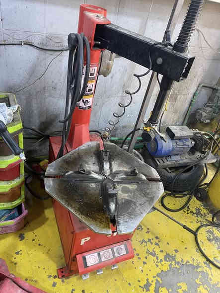 سلام عليكم مرخصت مدير الكروب غراظ بنجر بل كامل كلش موجود  رقم تلفون***********
