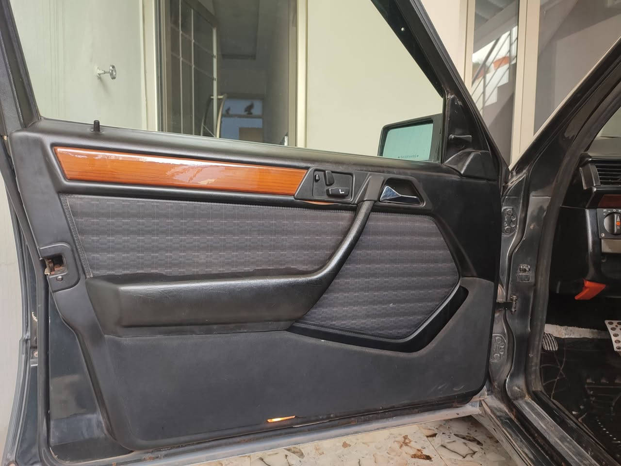 السلام عليكم
عندي مارسيدس دب300 قبغ اسود موديل 92 كامل مواصفات مكفولة الكير ومحرك سيارة جديدة وبلادية

سلايت طكتين

دبل فيت بم

كراسي امامي وخلفي كهرباي

جامات اربعتهن كهرباي

مرايات الجانبية كهرباي

حدادة صدر امامي وخلفي بلادي جديد

تبريد ثلج

تدفة شغال فول

قاعدة دبلات امامي وخلفي جديد بلادي

طخم تايرات جديد

تانكي بانزين جديد مال كصة

نظام بانزين ايدامة جديدة

اريل كهرباي

سيارة بسمي ثاني يوم تحويل السنوي الغايت سنة28 شهر الثاني

مكان السيارة كلار

السعر 95 ورقمي ***********
