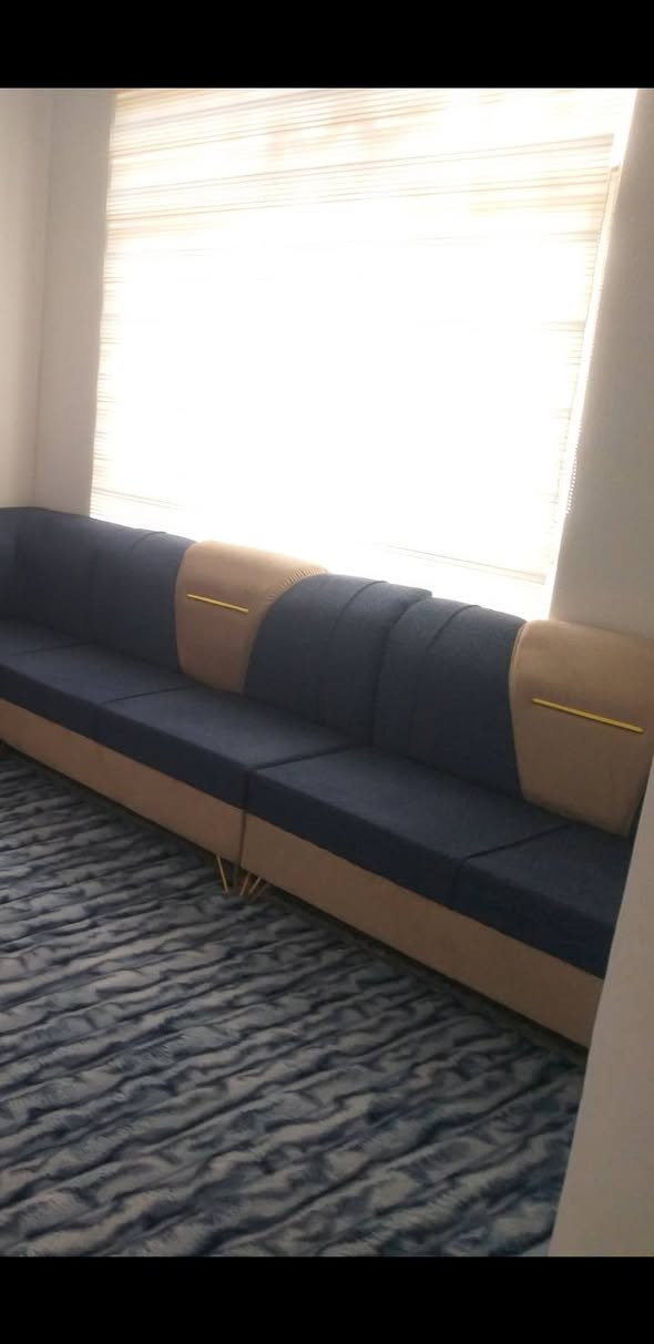 سلام عليكم للبيع تخم ديوان 10مقاعد جدد بل جيش صالهن ٥ ايام مشتريهن عنوان جميله  ***********
