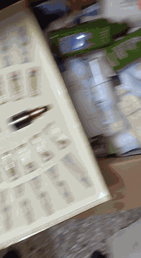 شلعت مكياج ماركه بسعر مناسب. وعندي. تراكات ب ٨القطعه. ٢ب ١٥نسائي. البي...