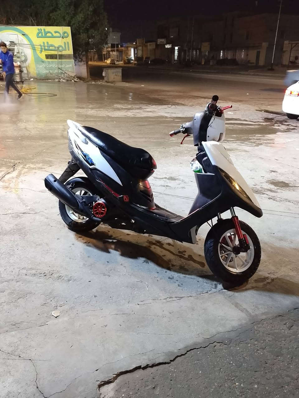 السلام عليكم
دراجه ماكس عدله مكينه 49 
مبدل بيها بوشه 
دراجه شلع معدل 

بيه شغلتين نقص 
شغالة من بجم لبجم 
سعر 550بيه مجال الطيبين 
رقمي ***********
مكان فلوجه حي شهداء
