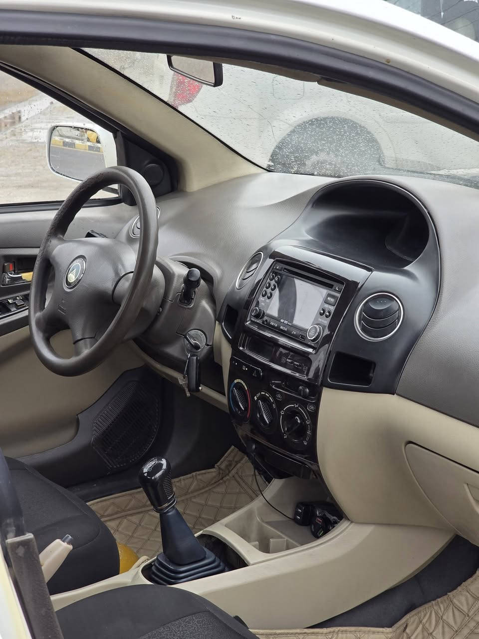 سلام عليكم جيلي MK٢٠١١رقم هاتف ***********
