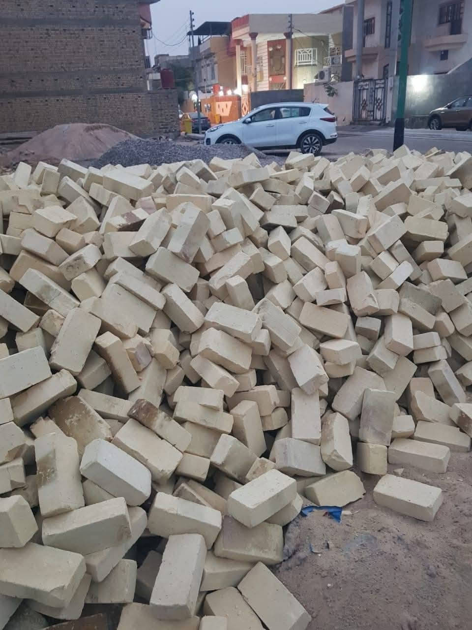 تجهيز طابوك لكافه انحاء البصره طابوك طيب درجه اوله
عدد 8000 وزياده 500طابوكه
ويوجد تك 4000طابوقه وزياده250طابوقه
وهناك نوعيات بيرنه وانجكتر السعر مختلف حسب المكان 
التوصيل لكافه انحاء البصره والقرنه
***********واتساب
*********** واتساب
