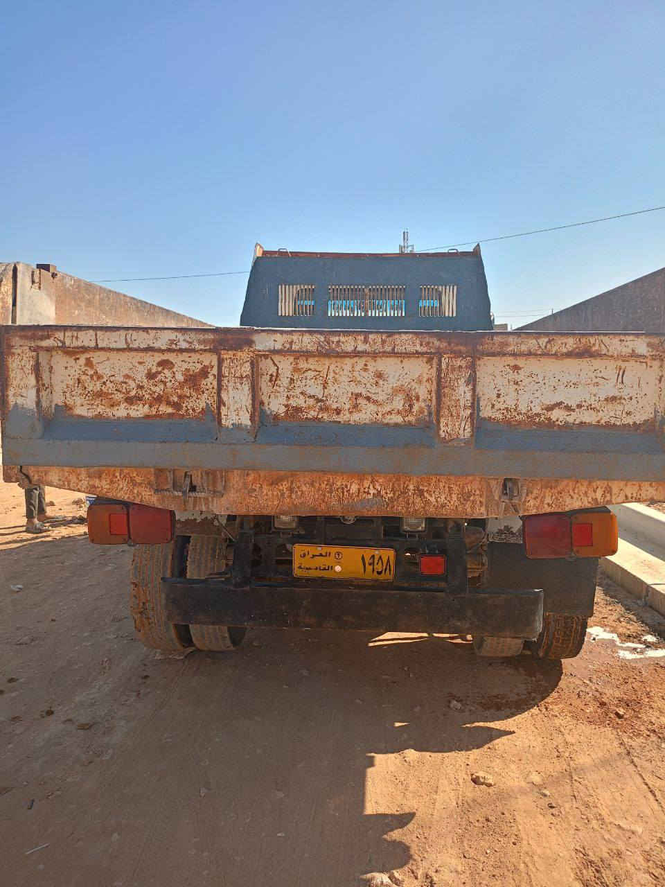 سيارة قلاب4طن البيع لاتصال على هاذة الرقم ***********
