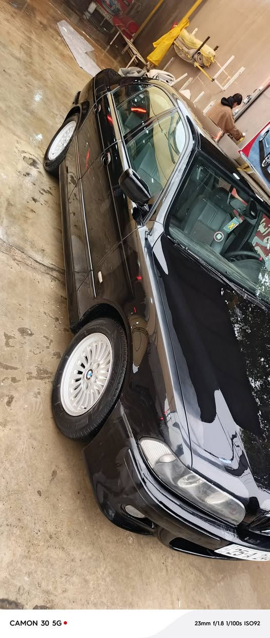 السلام عليكم
525. موديل 2002 
كير مكينه شرط بدون صرف وبخار 
4 جام كهربائي 
محرك ديجتال تدفئه تبريد  
سنويه جديده لحد 30 
وارد ياباني 
سياره نضيفه مال جناي نضافه فول 
مكاني كركوك 
السعر 110
***********
