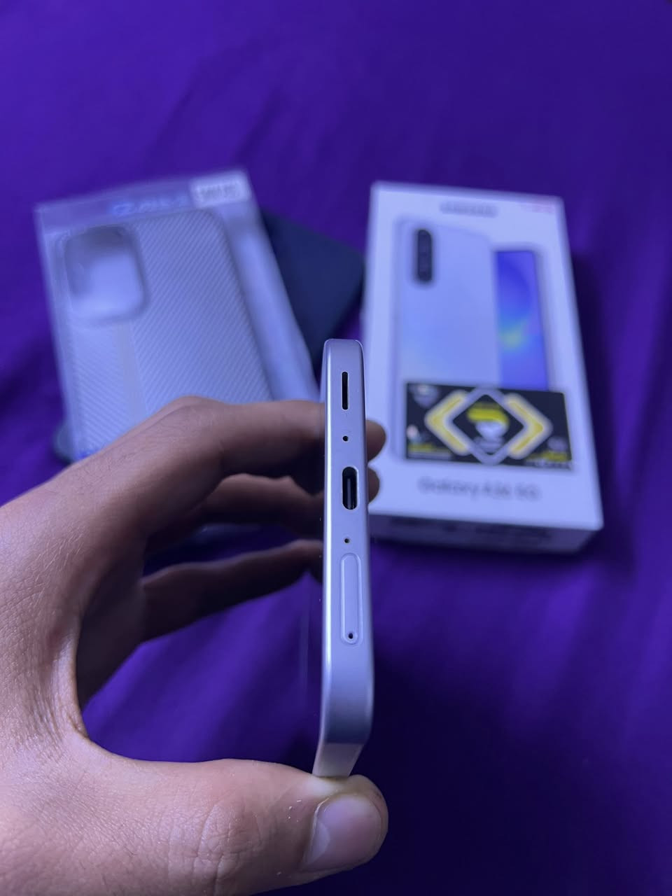 كلكسي A36 جهاز جديد شخط مابي ذاكره 128 بعده داخل ضمان الشركة صار تقريبا 9 اشهر من اخذته والوصل موجود بصور 
رايده 280 الف وبي مجال بسيط
بغداد - الشعلة - حي الجوادين
***********
