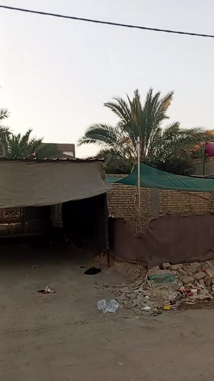 ياالله سلام عليكم بيت للبيع طابو صرف بحي العسكري الغربي مساحه 250 م على شارع 20 م كافت خدمات موجوده بناء طابوق أساس صب اعكاده يتكون من غرفه وصاله واستقبال ومطبخ وتخاريج داخلي وخارجي للأستفسار اكثر *********** حيدر الشيباني عنوان مكتب نهايه شارع العريضه
