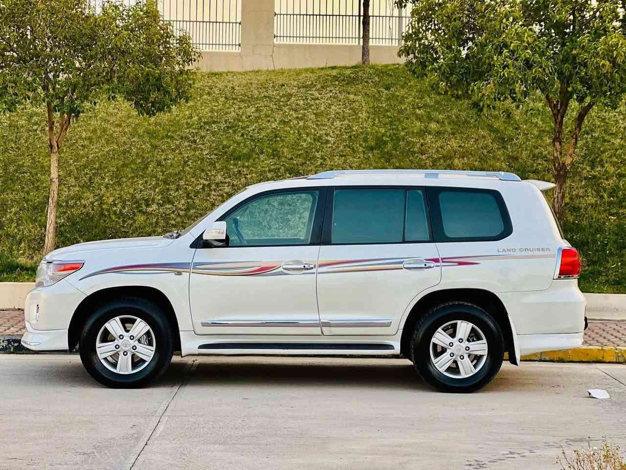 تويوتا لاندكروزر 2008 مواصفات GXR بريمي
مكينة V8 قير اوتوماتيك
سلّايت
شغال
8 ايرباق
تبريد مركزي
بصمة وثلاجة
تحديد سرعة
لايت زينون
السيارة بدون صبغ
اربع تايرات جداد عليها
ما بيها اي مصرف

🟪 السعر  :: الطلب في التعليقات ويوصلك مباشرة ✍️ 📩

القير والمكينة شرط
ما بيها اي مشكلة

رقم صاحبها:
***********
