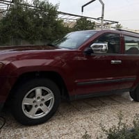 جيب لاريدو 2008صبغ تحت الترايش ابواب فقط محرك جيد كير اتو جيد تخم تاير...