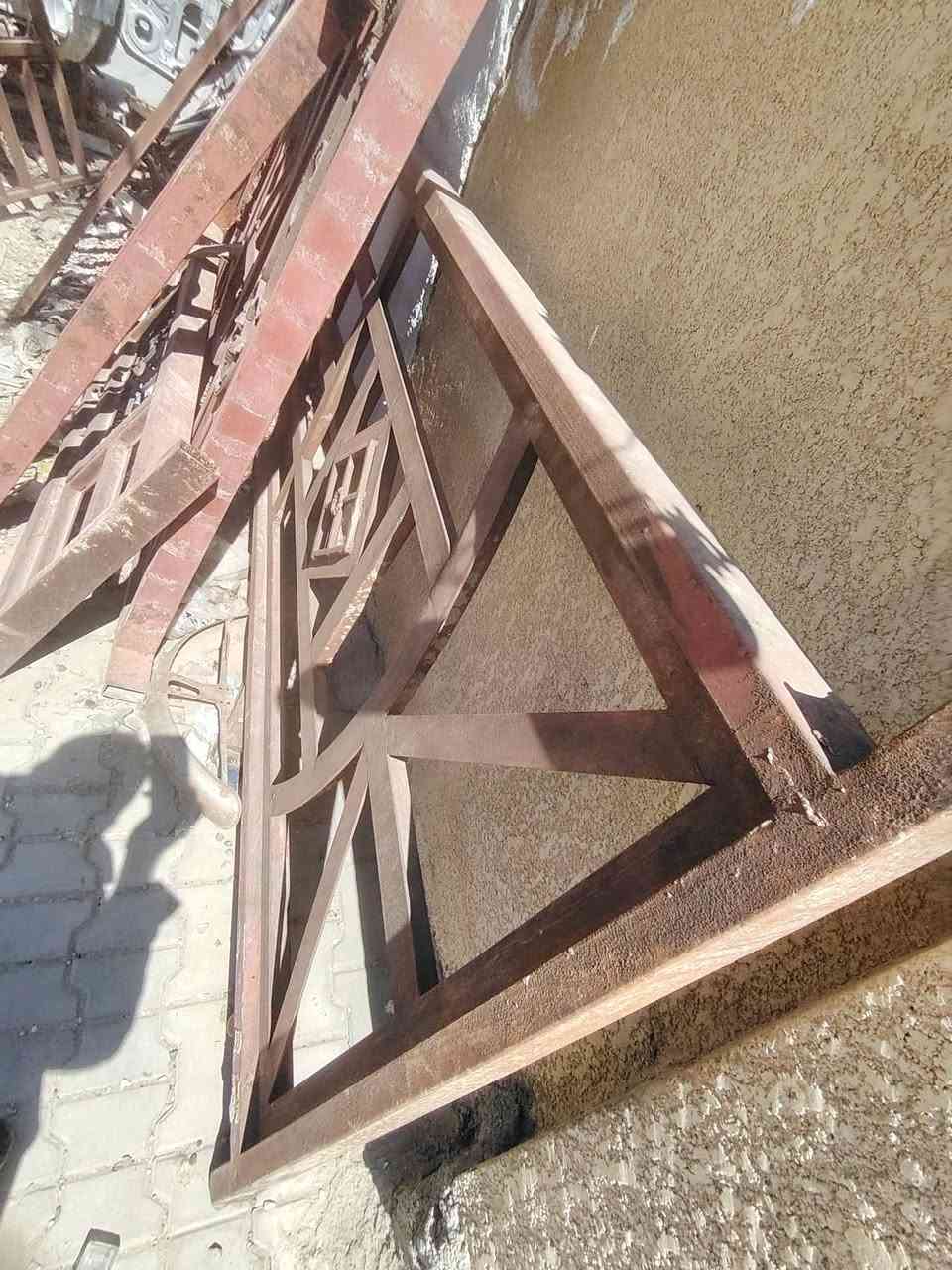 شبابيك بيت كامل للبيع
المكان كميت ***********
