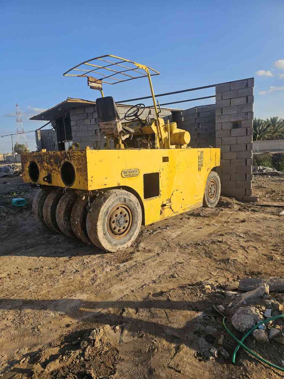 للبيع حادلة مطاطية
نضيفة كير محرك كله شغال 
منفيس علئ هاي الحاله 
مكلف بالنشر رقم 📱 
*********** 
مكان كربلاءالمقدسة
