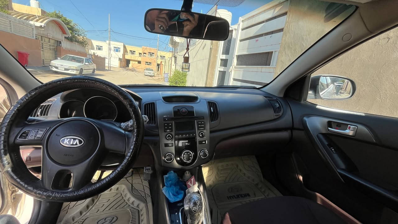 سلام عليكم لبيع سياره سيراتو مديل 11 ابيع بيه رشات ابيع حزام وكيره بي دبه شويه سعر 83لستفسار اكثر تصل ***********

