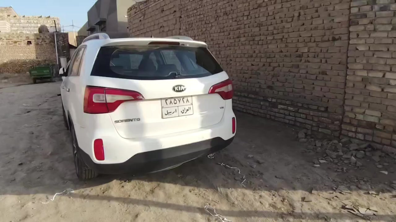 سورنتو ٢٠١٣ شكل ١٥ فول عدا البصمه محرك سته سلندر اسعر ١٥٢ وبه كفاله عامه عدا صبغ بالصندوق رقم الجوال *********** ديوانيه شارع ٦٠ وارد خليجي
