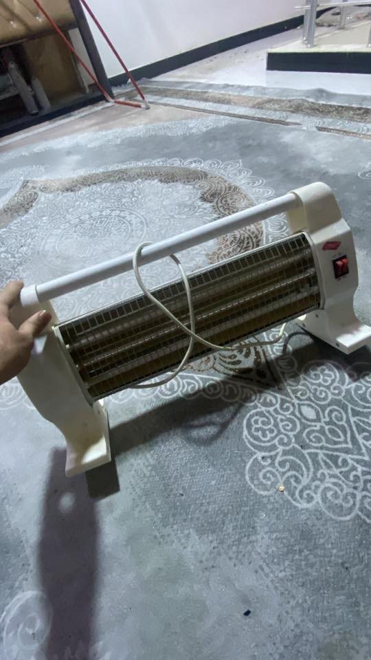 يالله
سلام وعليكم غراض لبيع 

صوبه شمعتين ١٠ الف قفل 

تنور كهرباي ٢٠ الف قفل 

دوشك نفر ١٥ الف قفل 

غرفه تركيه ٧ قطع إذا ويا نقل ٧٣٠ بدون نقل ٧٠٠ قفل 

بردات ٨ قطع كلهن عله ٧٠ قفل 

زوالي ثنين كبار وثنين صغار يحتاجلهن غسل كلهن ٨٠ وبيهن مجال 

طابعه كانون تلاتالاف و ٤٠٠ وعشره ١٠٠ قفل ملون عادي وجهتين 

مكاني نجف توصيل اكو بس نجف 

***********
