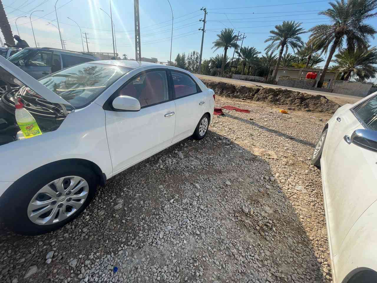 سلام عليكم سيارة سيراتو موديل2012 مكينه 1600خليجي
بيه اربع كطع وسياره وملخلخه رقمه كربلاء سعر 75
مكاني دوانيه 
رقم الهاتف ***********
