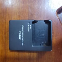 كاميرا نيكون ٥٢٠٠ • كامل الملحقات • توصيل لجميع المحافظات