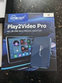 هذا الجهاز هو OTTOCAST Play2Video Pro، وهو محول لاسلكي متطور مخصص لأنظ...