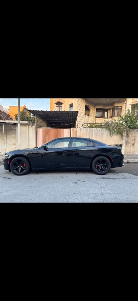 السلام عليكم 
جارجر 2015 sxt
محرك 6 سلندر
مواصفات sxt 
شاشة كبيرة 
شفتات ستيرن 
سستم صوت 
كشنات جلد 
تشغيل عن بعد 
تبريد اوتو 
مريات جانبية هيتر 
كشنات امامية تدفئة
ماشية 155 ميل 
(كلين تايتل)
فقط تعديل بارد تحت قبغ البانزين 
للاستفسار ***********
مكان السيارة موصل
