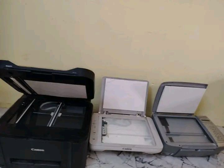 غراض للبيع السعار مناسبه
الطابعات فحم ابيعه يعني انته وحضك تشتغل او لا 
تفيد المصلحين بس الطابعات يرادله وايرات كهرباء لن مابدون وايرات كهرباء 
التنور للبيع بس يرادله صوندة و منظم 
 راوتر للبيع من شركة اسيا بدون سيم كارت 

العنوان الديوانية حي العسكري الثاني نهاية شارع الوكفه القديمة يم المصور الخالدي أول فرع يم المصور
إذا الشراي تعالو خاص اذا موشراي لاتعلق رجاءا
  يراسلني خاص ترى ما موجود على فيس


**إذا كنت صاحب هذا الإعلان وتريد حذفه لأي سبب، رجاءا أرسل رسالة إلى الدعم الفني**