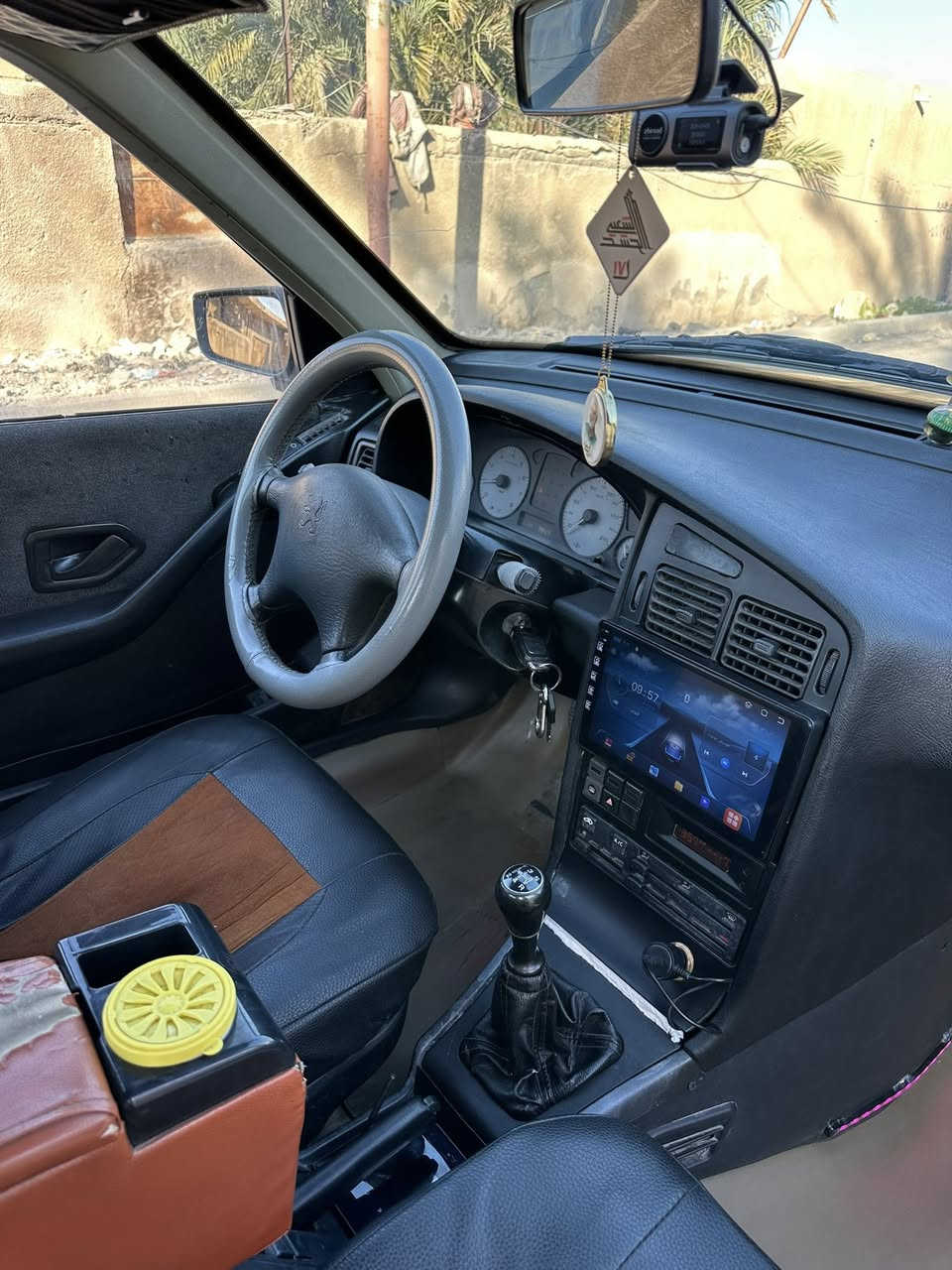 بيجو بارص موديل 15 جاهزه وحلوه بيها سستم صوت مع دمام بالجنطه بيها شاشه اندرويد مع كامره خلفيه مبدل بنيد وجاملغ الامامي عكس السايق تبريد ثلج كهربائيات فول 👍🏻 السياره بسمي رقم بغداد عنواني بغداد الرشاد 
*********** تفاصيل اكثر
