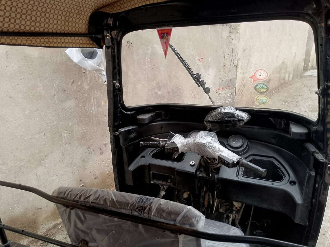 السلام عليكم للبيع تكتك أسود 2018
تكتك نظيفة  ، 
المحرك موديل 20 
 الأوراق كاملة
 السعر 3600  أو بيها مجال بسيط 
 والشراي يتصل وما نقصر وياه 

*********** 
او يراسلني ع الخاص
