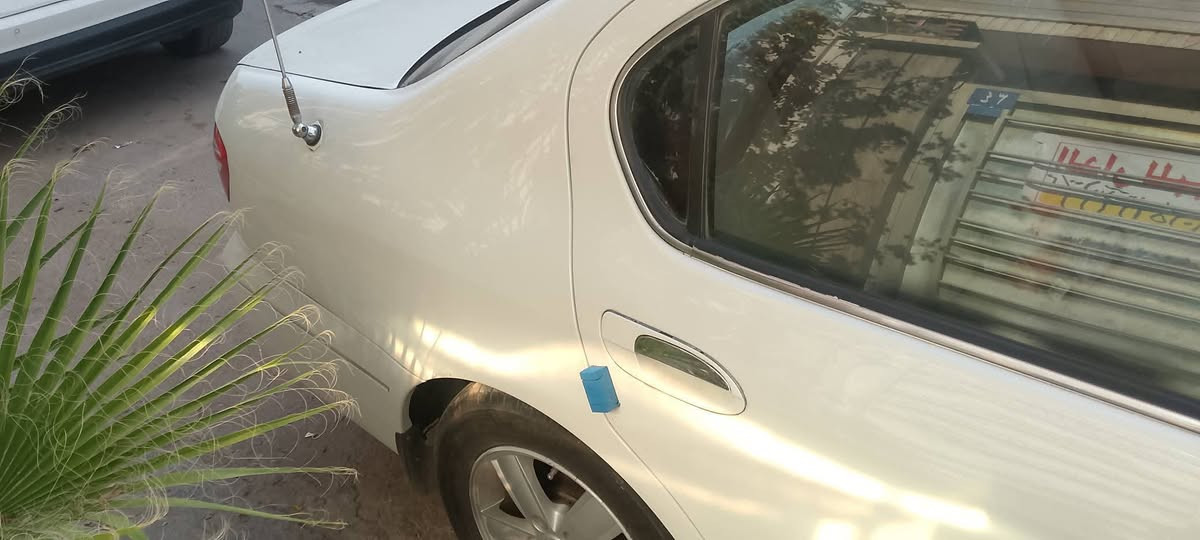 نيسان مكزما موديل 2000
6سلندر محرك بلادي 
رقم بغداد لون ابيض 
مصبوغة للجمالية اثر جرد  تبريد ثلج ممتاز
كير محرك جيد جدٱ
تخم تاير جديد ويل كب جديد 
باتري جديد 
ادامه كاملة للسيارة 
تبريد ثلج 
شوفتها احلى من صور 
مكان السيارة بغداد قرب سما بغداد مقابل السريدات 
السعر62$ورقة وبيعا مجال بسيط 
***********
