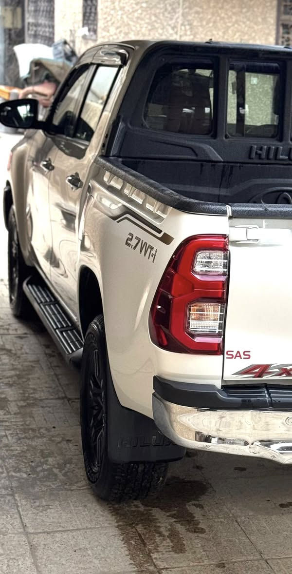 السلام عليكم للبيع
فورويل محرك 2700 4 سلندر 
ماشية 46 الف 
مرقم بغداد كير اوتماتيك فول مواصفات 
مكفولة حتى من شخط 
للاستفسار ***********
