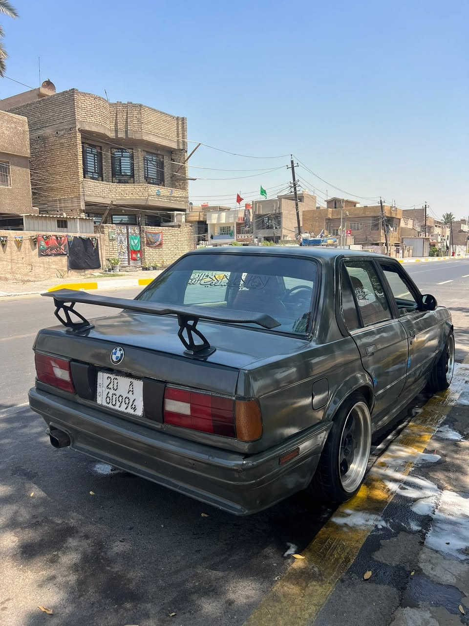 السلام عليكم بيع مستعجل زعره 1990
رقم انكليزي بسمي مكينه 25 دبل فانوص جديده 
كير عادي اكسل مقفول ويلات جدد كهربائيات سنتر لك 
 صالنصه رياضي سياره مال مزامط لايتات زنون اربعه اسوارات رماش  بطنها حلو نواقصها بسيطه سعرها 28 وبيها مجال للاستفسار *********** مكانها بغداد الامين الثانية
